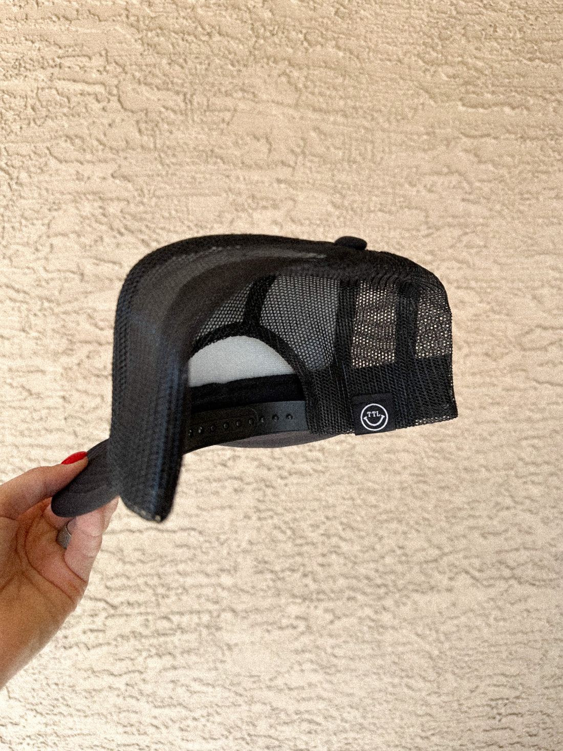 TTL SMILEY HAT - BLACK