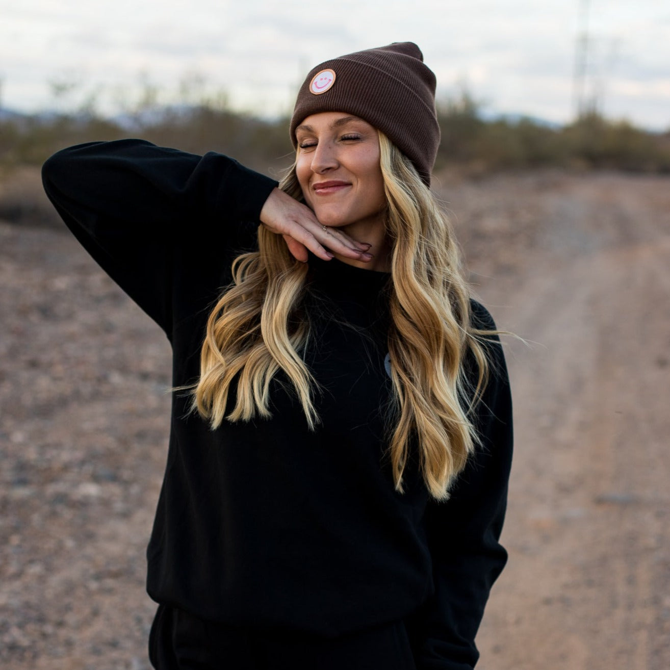 BROWN BEANIE - SMILEY