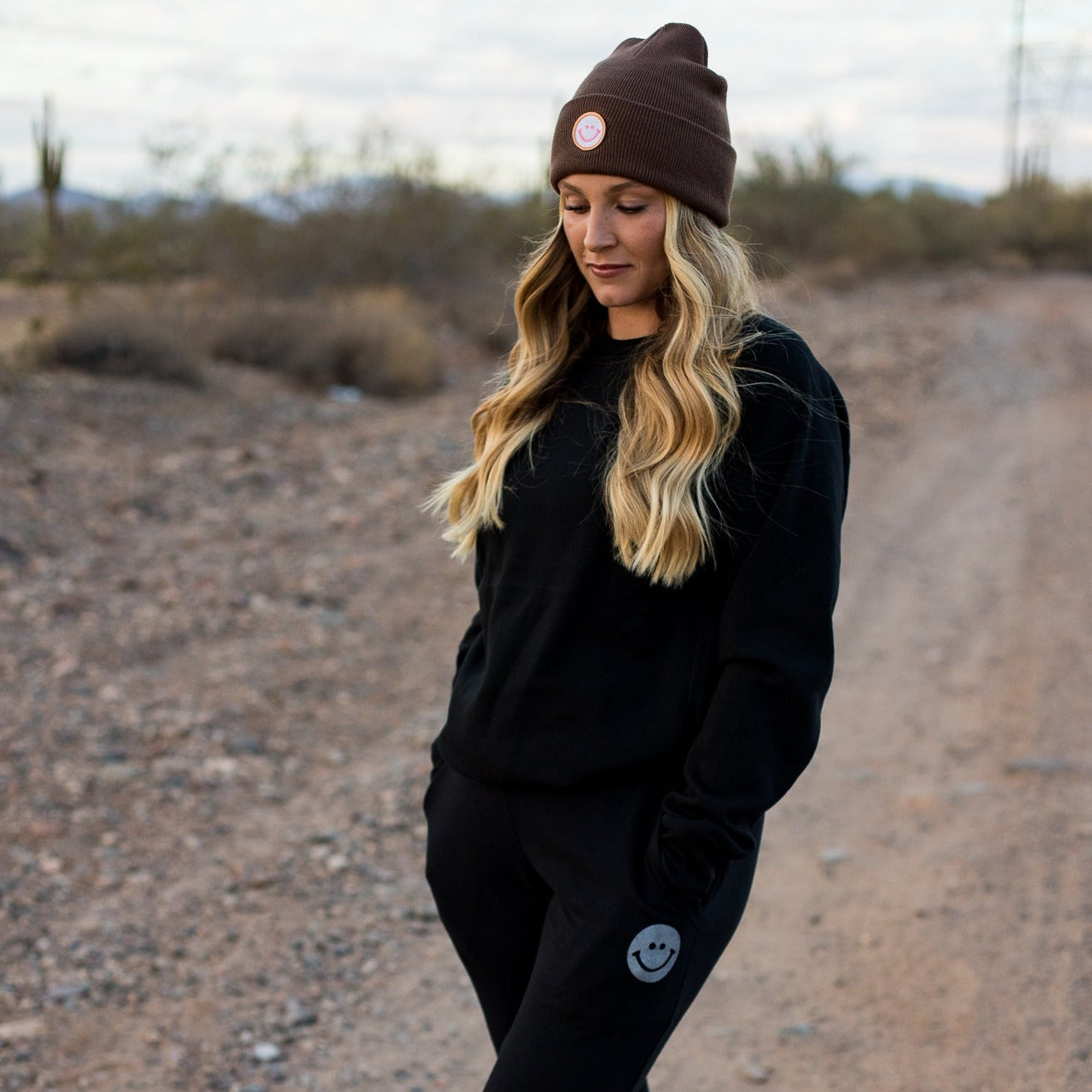 BROWN BEANIE - SMILEY