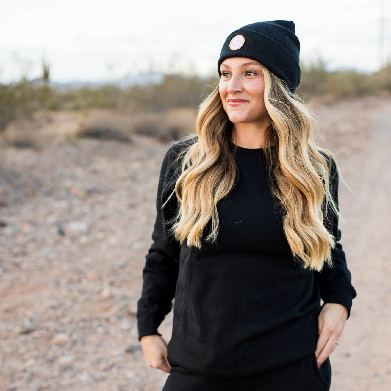 BLACK BEANIE - SMILEY
