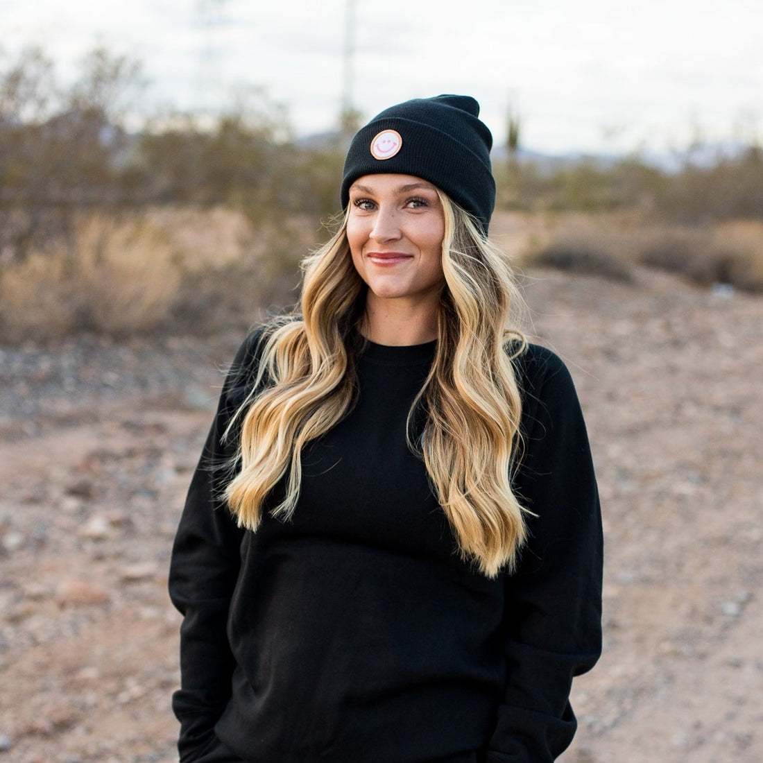 BLACK BEANIE - SMILEY