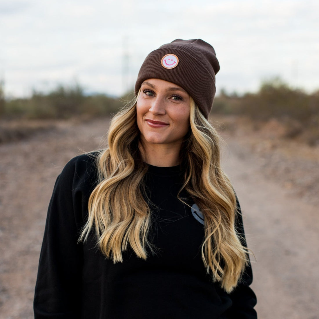 BROWN BEANIE - SMILEY