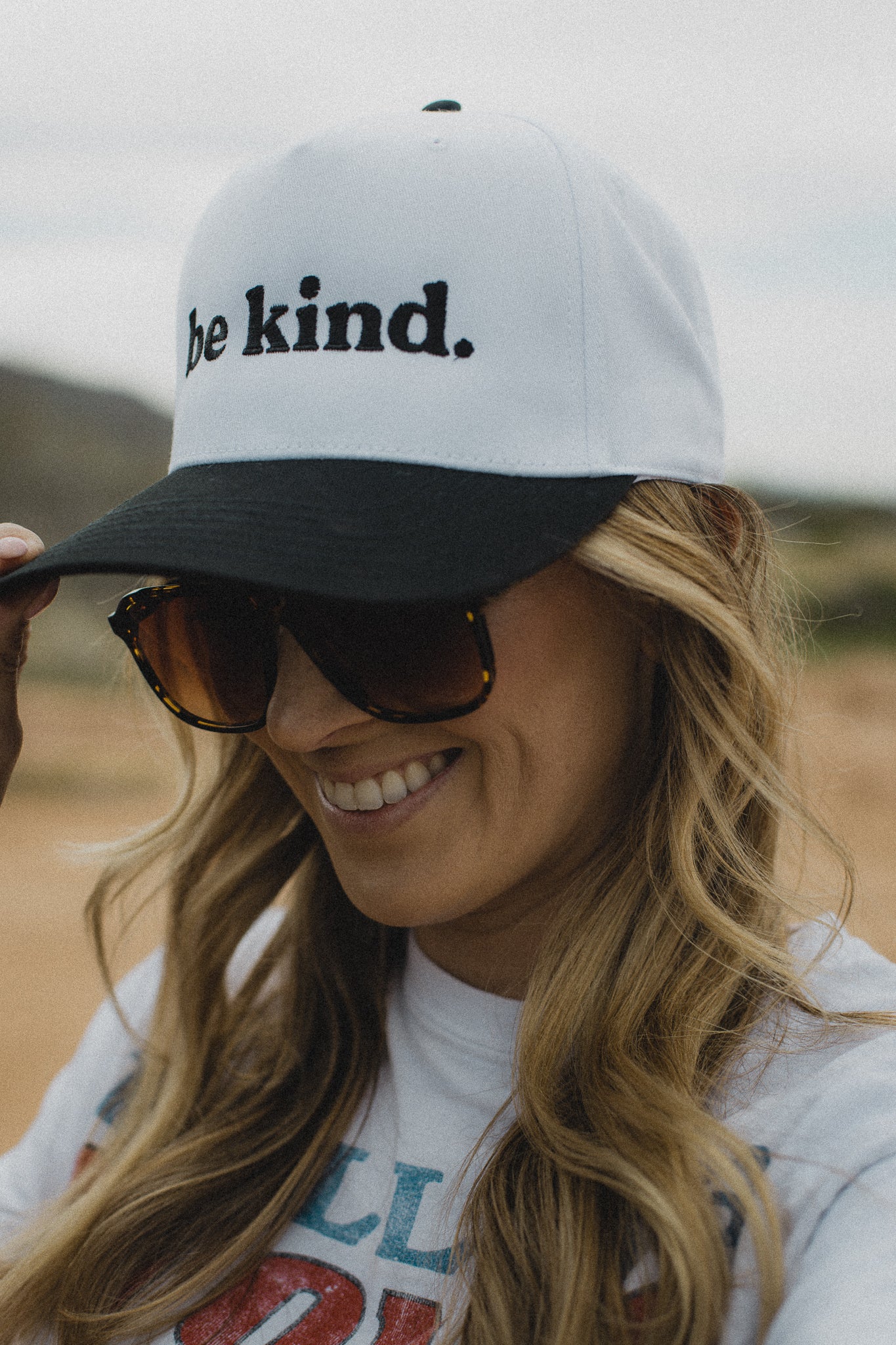 BE KIND. HAT - WHITE/BLACK CLASSIC