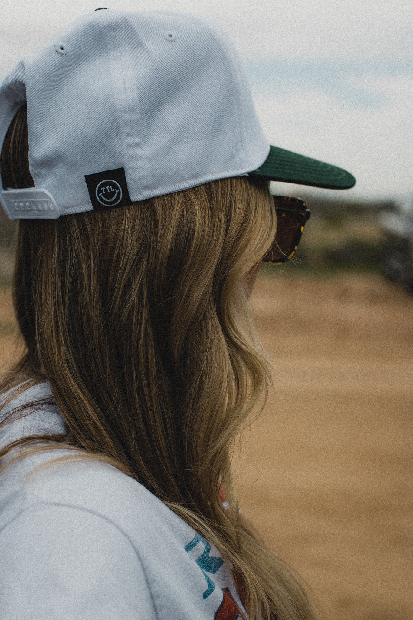 BE KIND. HAT - WHITE/GREEN CLASSIC