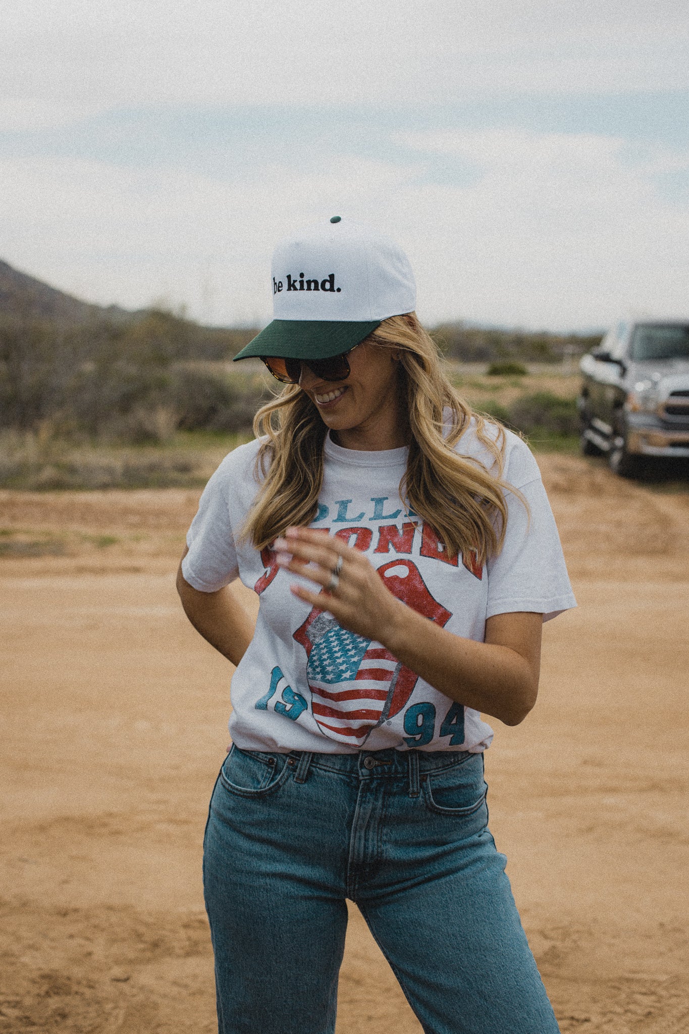 BE KIND. HAT - WHITE/GREEN CLASSIC