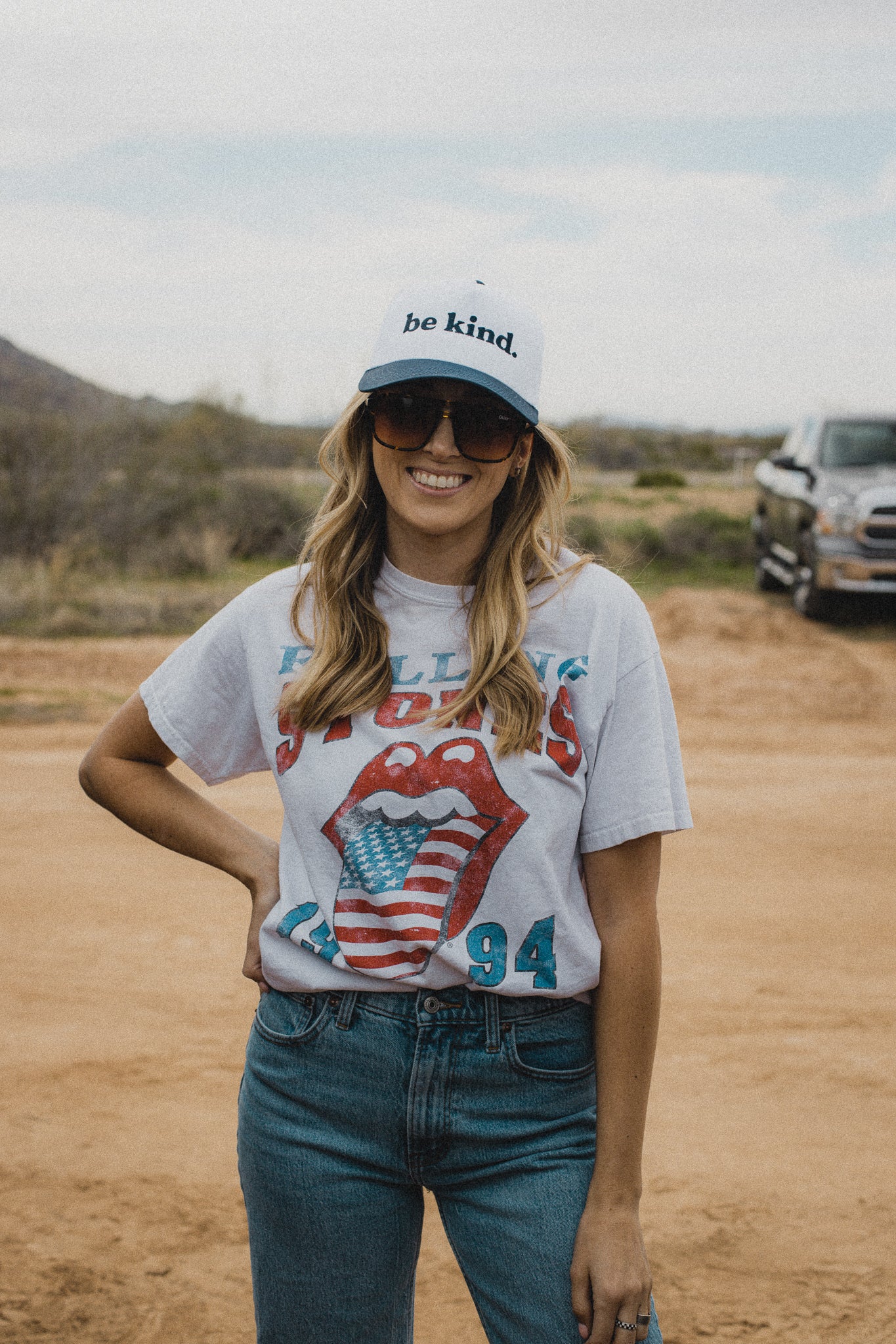 BE KIND. HAT - WHITE/BLUE CLASSIC