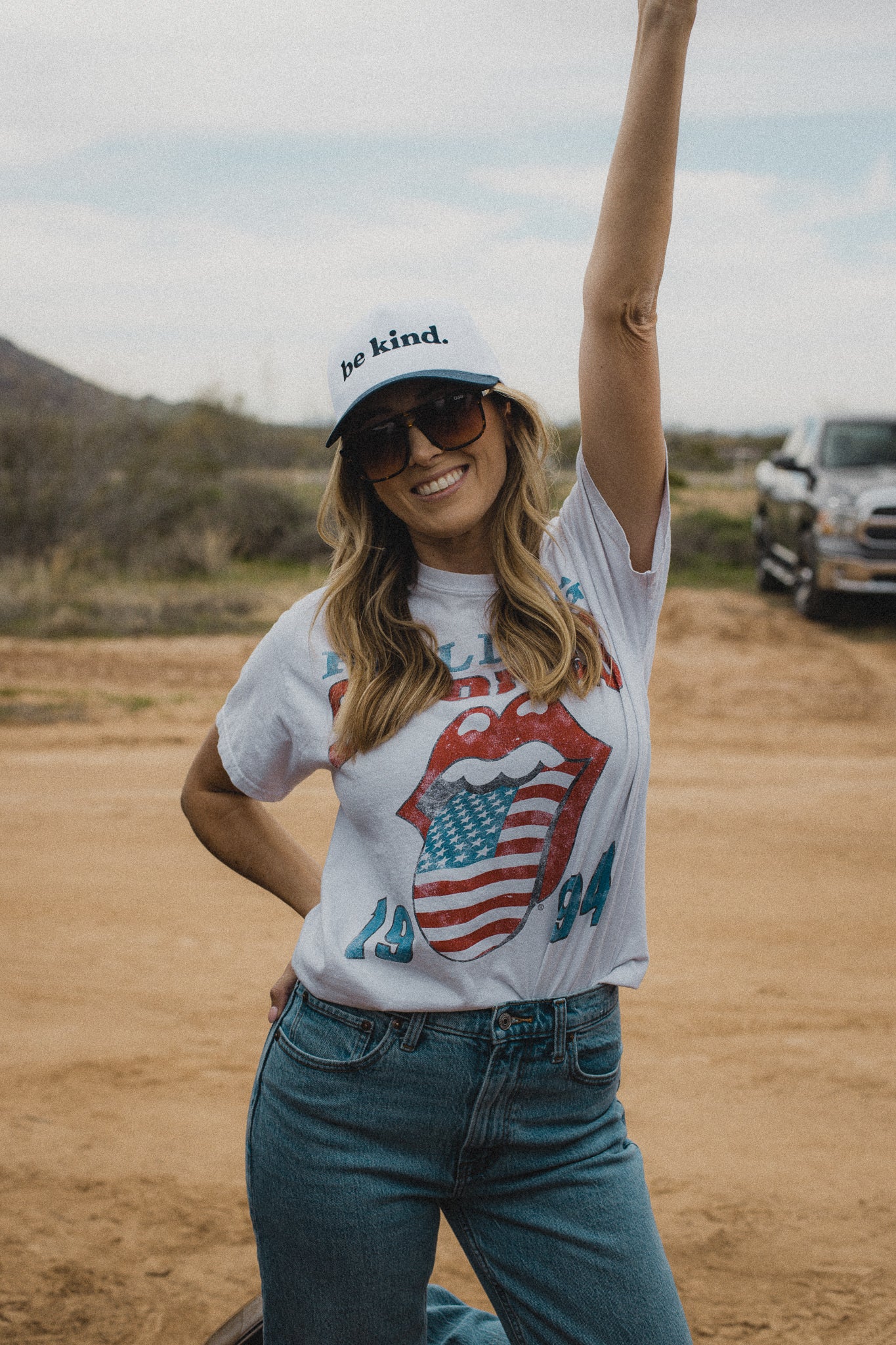 BE KIND. HAT - WHITE/BLUE CLASSIC