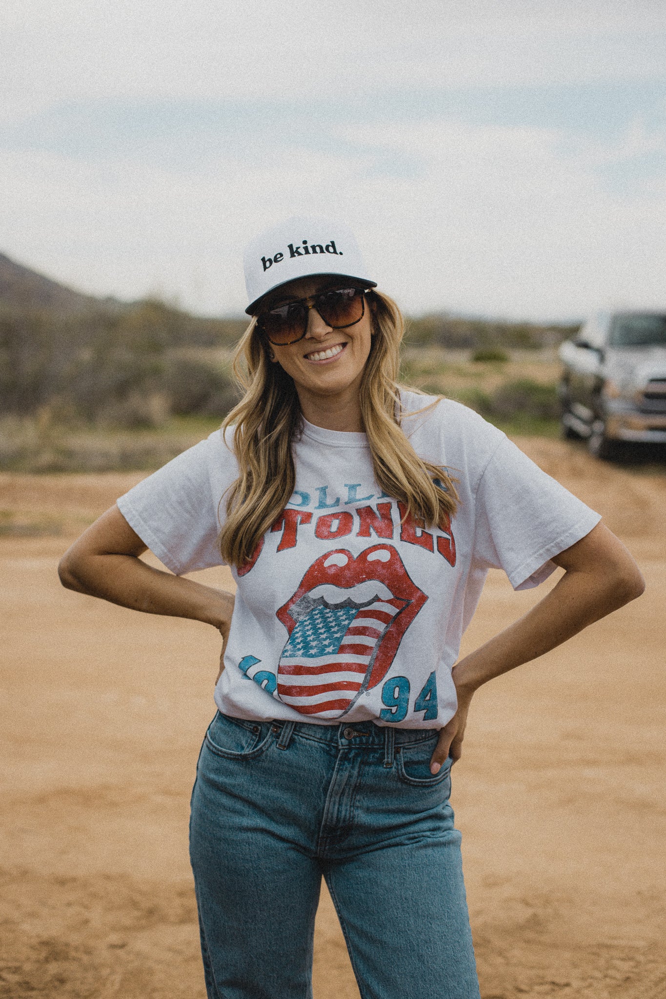 BE KIND. HAT - WHITE/BLACK CLASSIC