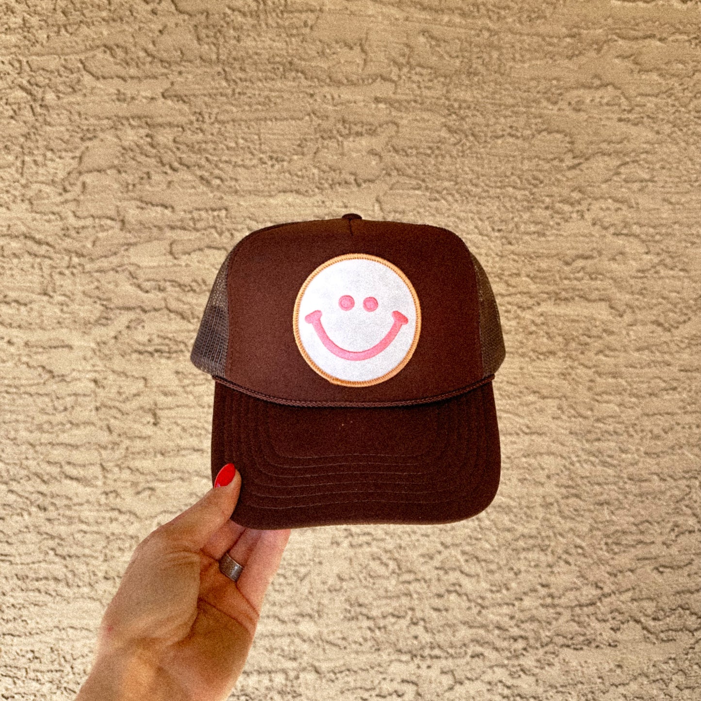 SMILEY HAT - BROWN