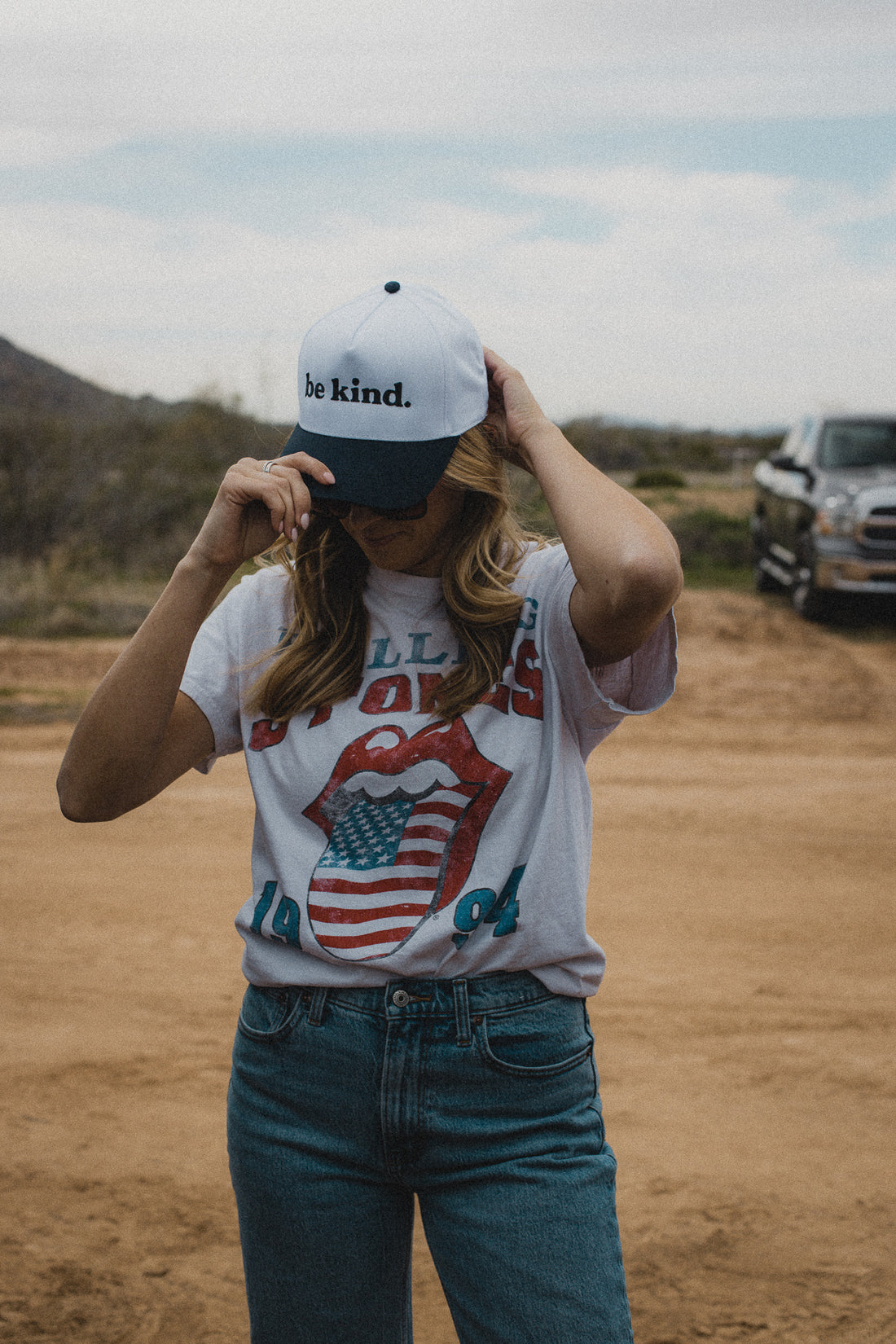 BE KIND. HAT - WHITE/BLUE CLASSIC