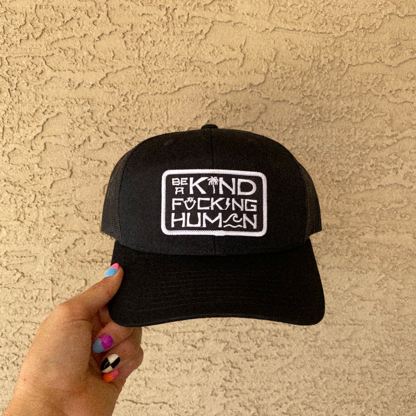 MEN'S BE A KIND HUMAN HAT - BLACK PATCH, CURVED