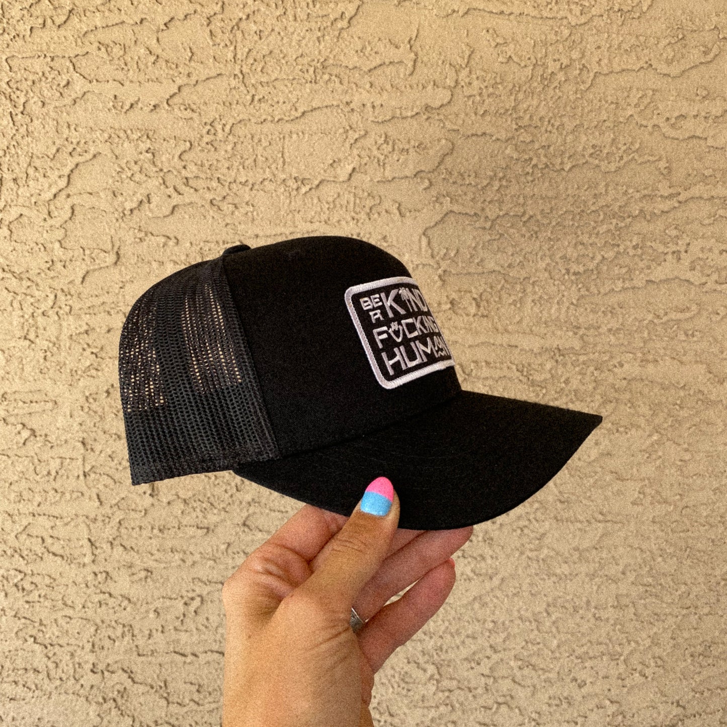 MEN'S BE A KIND HUMAN HAT - BLACK PATCH, CURVED